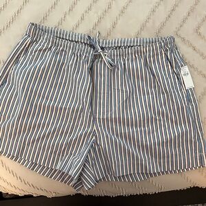 NWT Old Navy, comfort waistband shorts